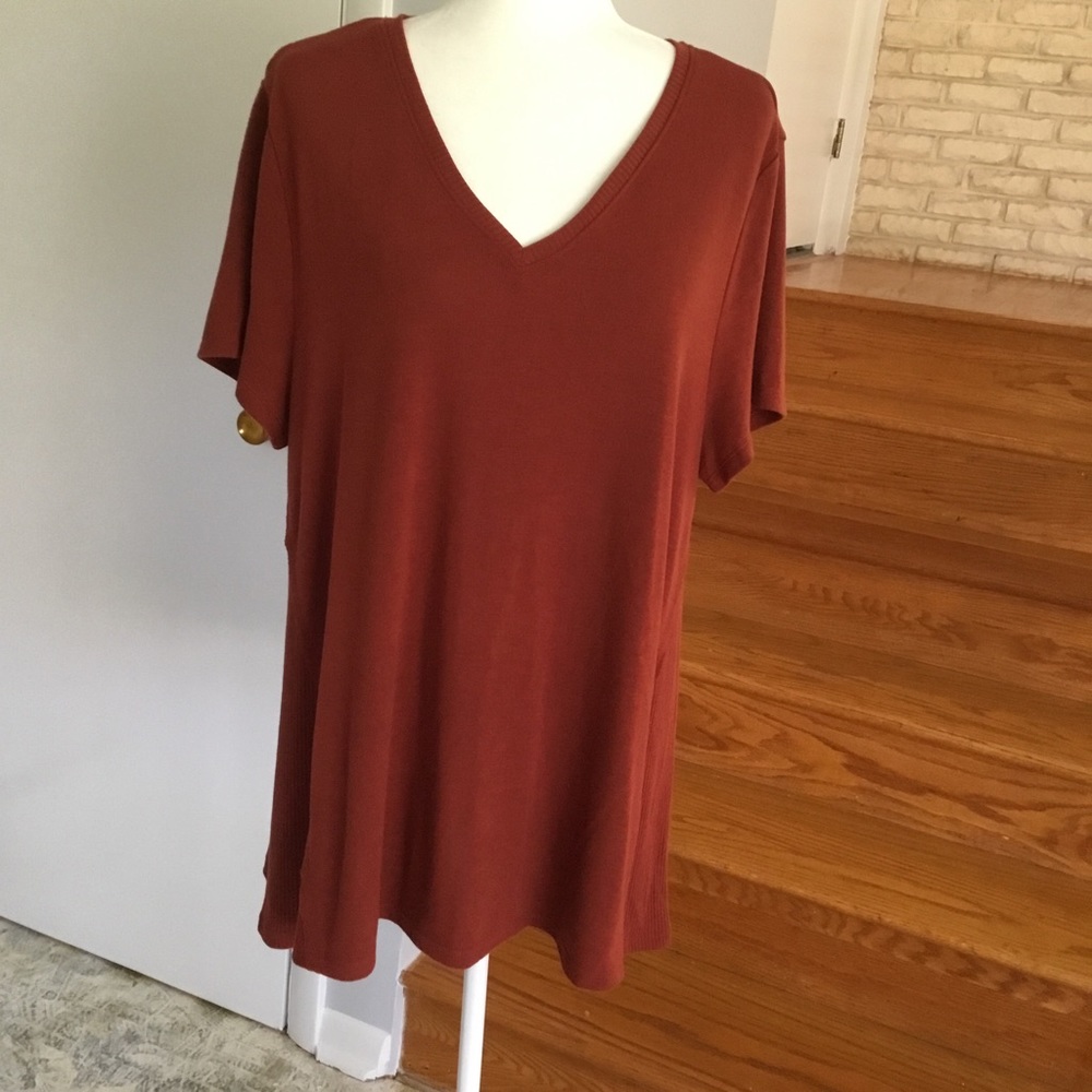 CHELSEA & THEODORE TUNIC